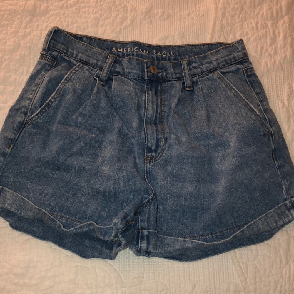American Eagle Blue mom shorts